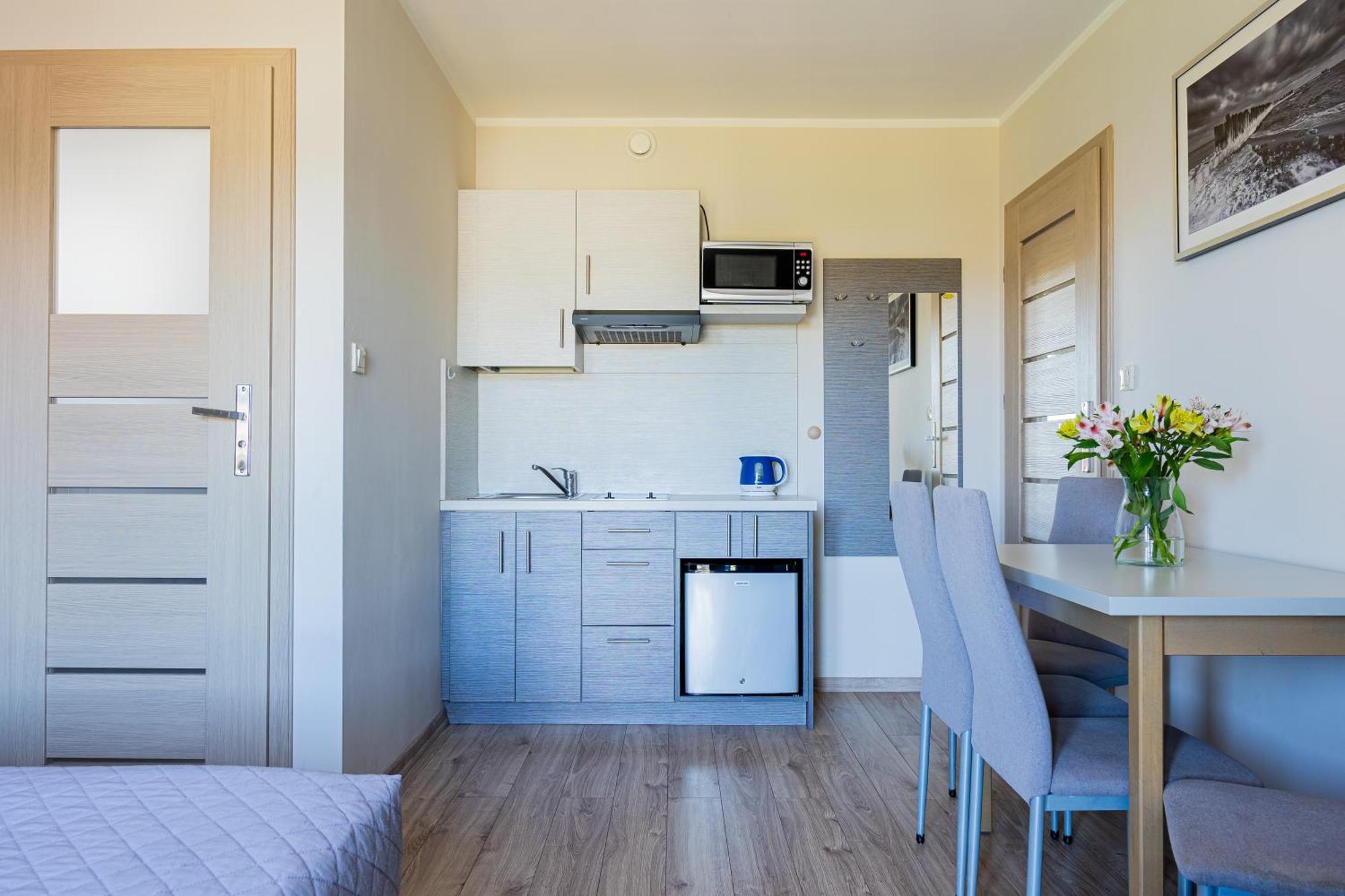 Barka - Apartamenty Premium Oraz Pokoje Blisko Plazy Karwia Kültér fotó