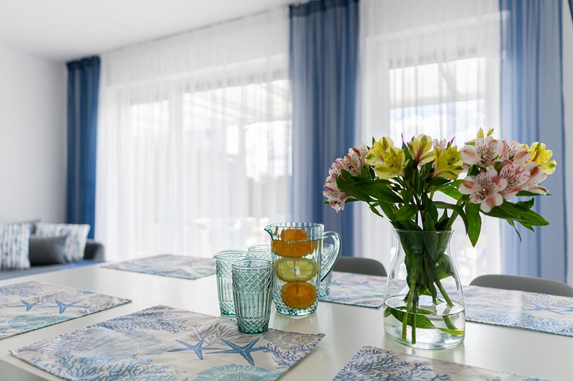 Barka - Apartamenty Premium Oraz Pokoje Blisko Plazy Karwia Kültér fotó
